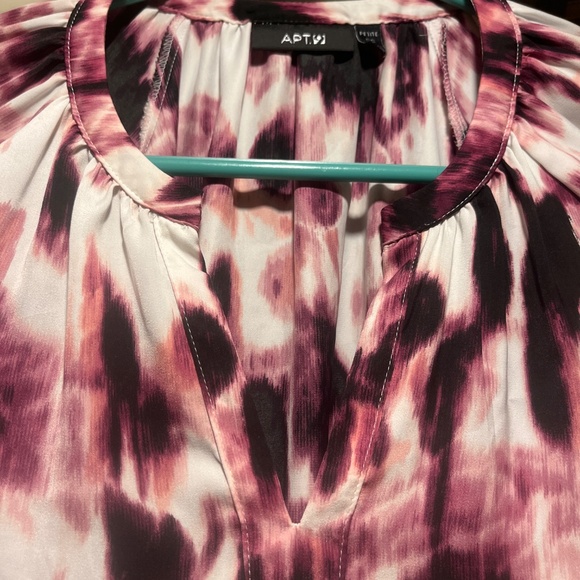 Cute purple and white long sleeve blouse - Picture 3 of 4